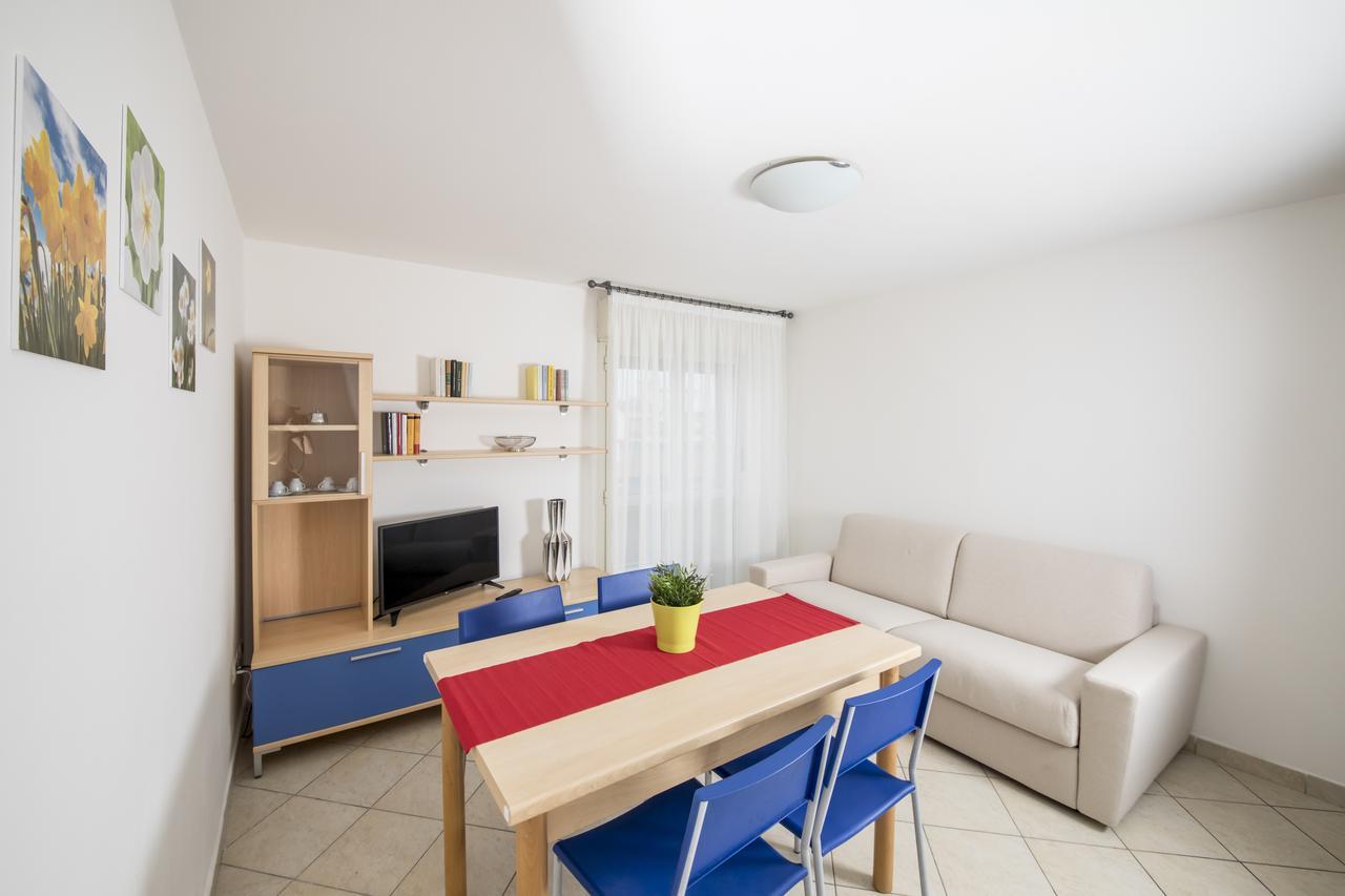 Residence Verbena Rimini Bagian luar foto