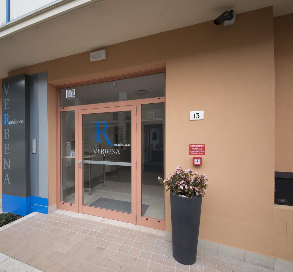 Residence Verbena Rimini Bagian luar foto