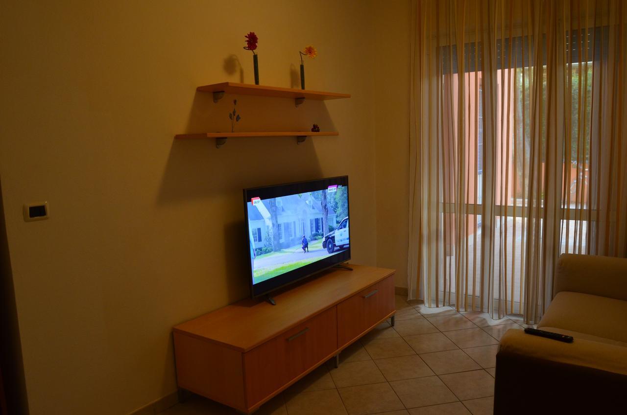 Residence Verbena Rimini Bagian luar foto