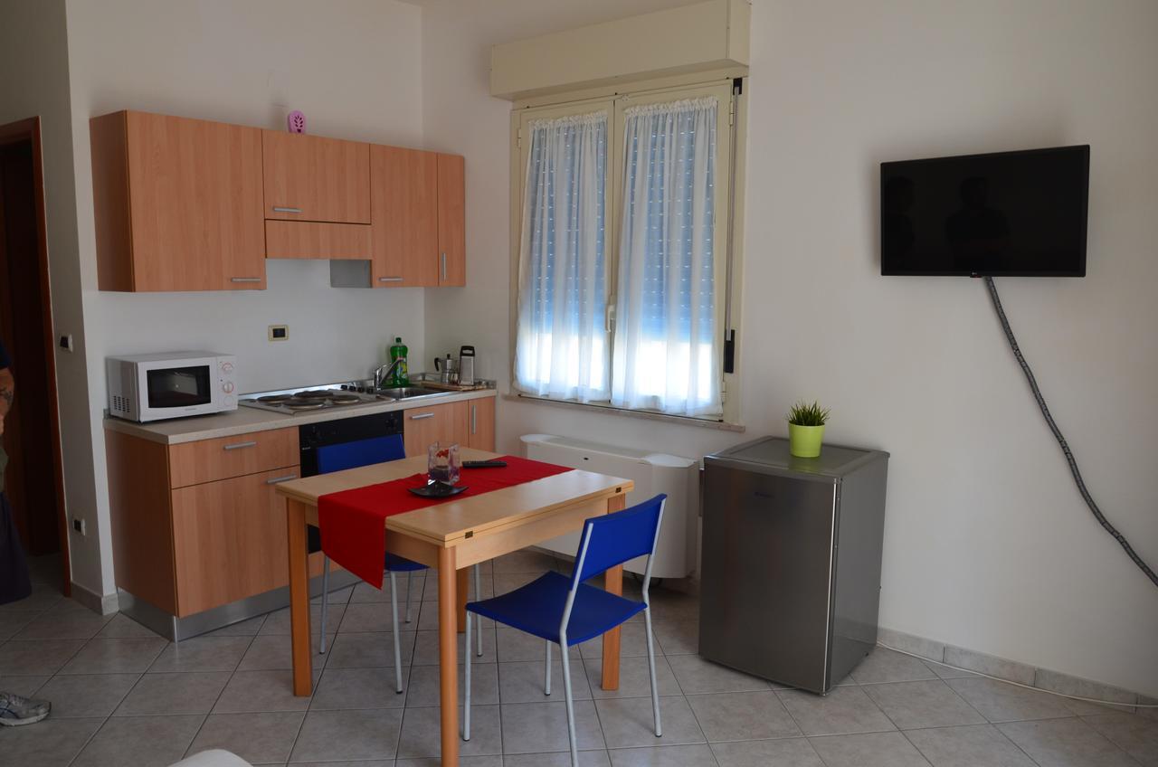 Residence Verbena Rimini Bagian luar foto