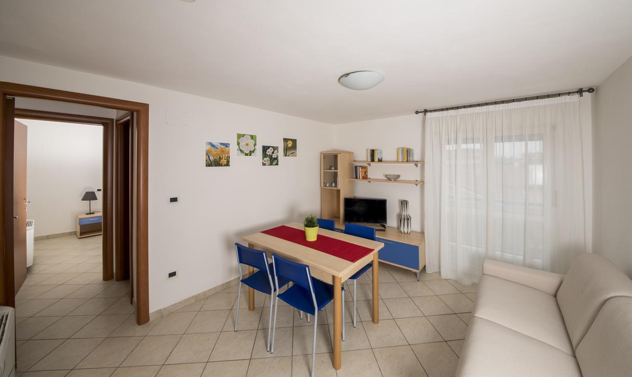 Residence Verbena Rimini Bagian luar foto