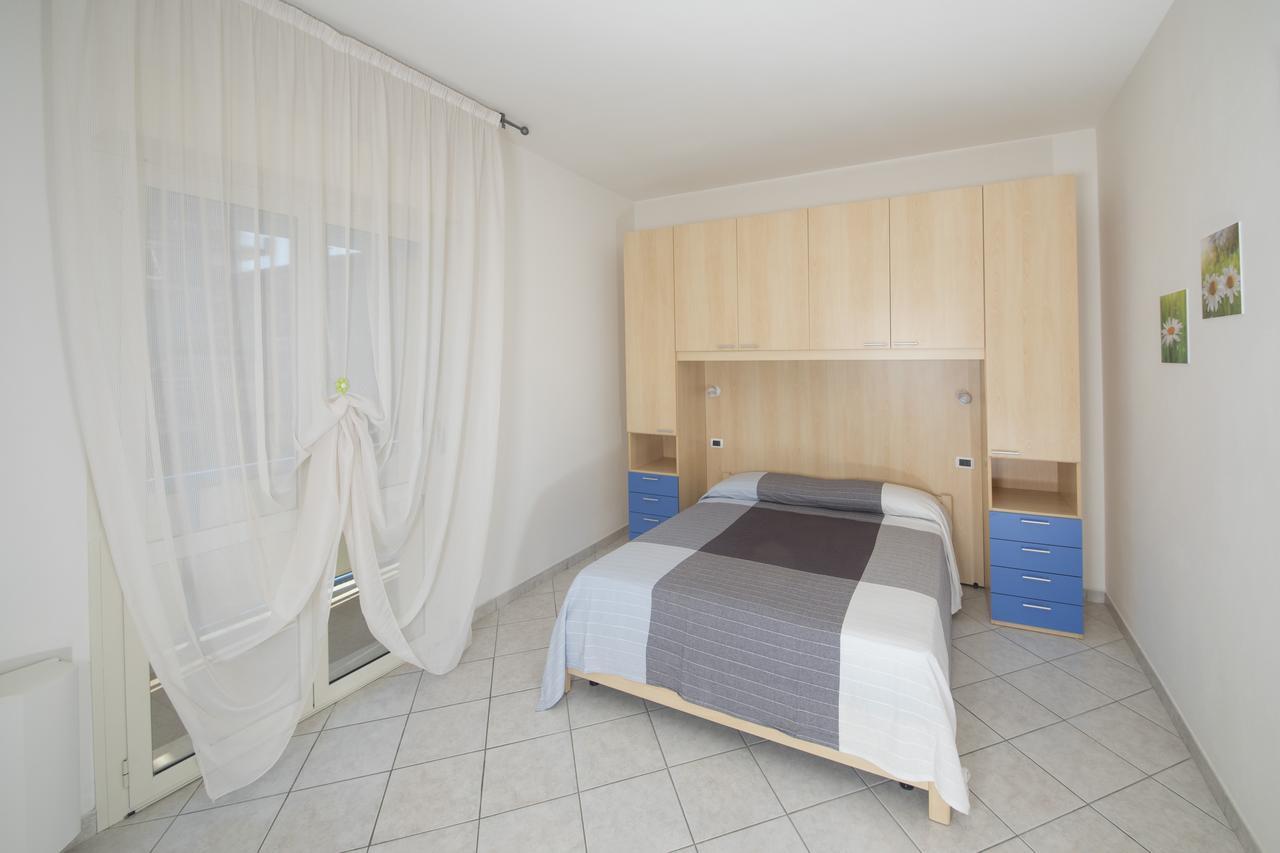 Residence Verbena Rimini Bagian luar foto