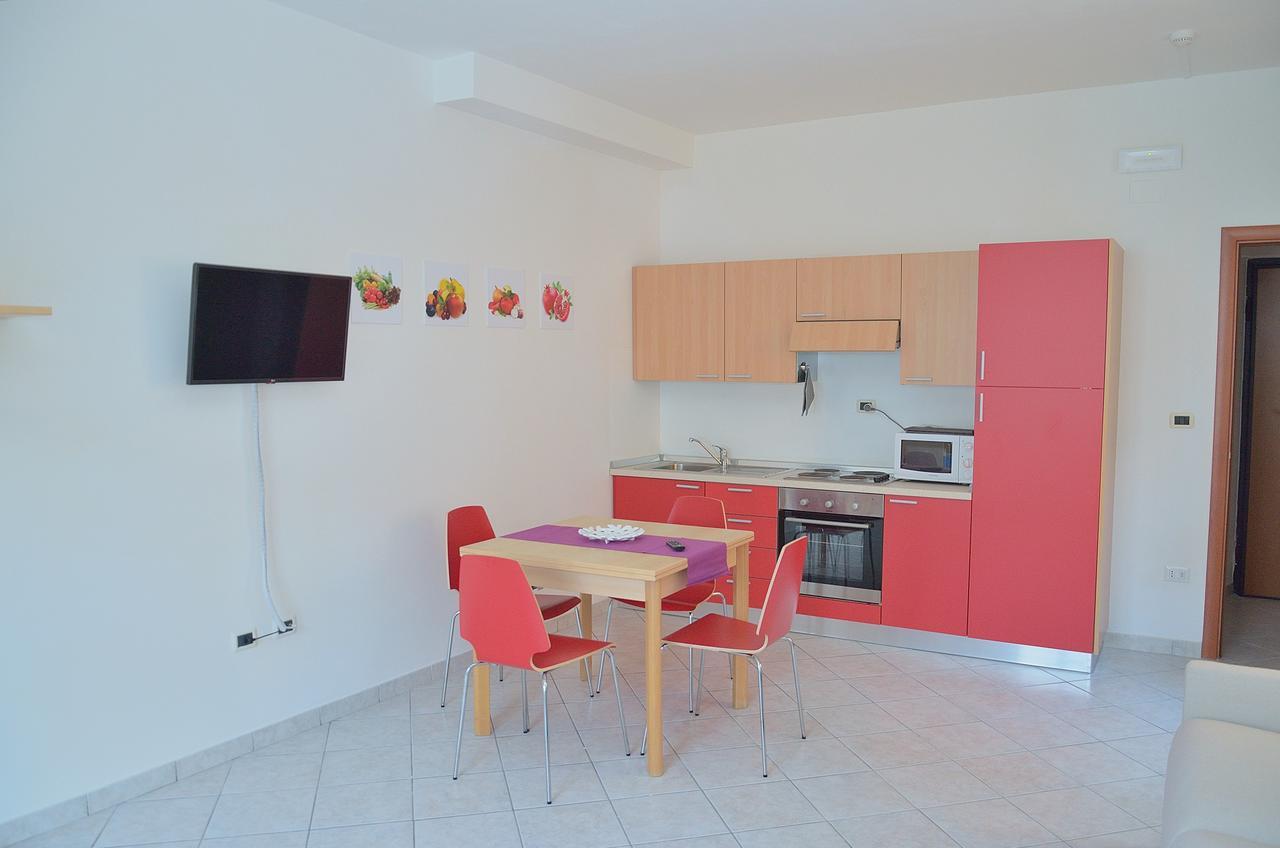 Residence Verbena Rimini Bagian luar foto