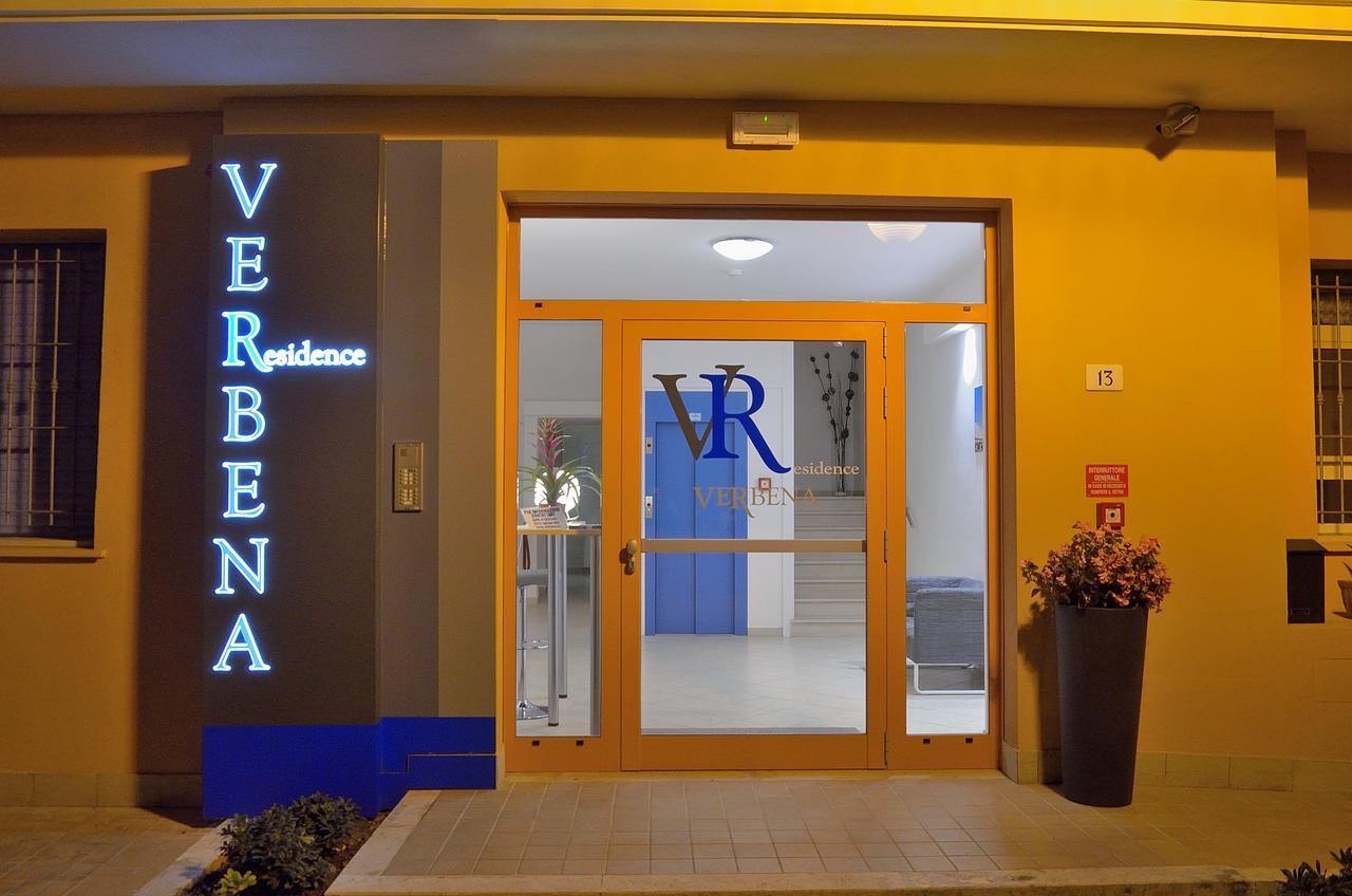 Residence Verbena Rimini Bagian luar foto