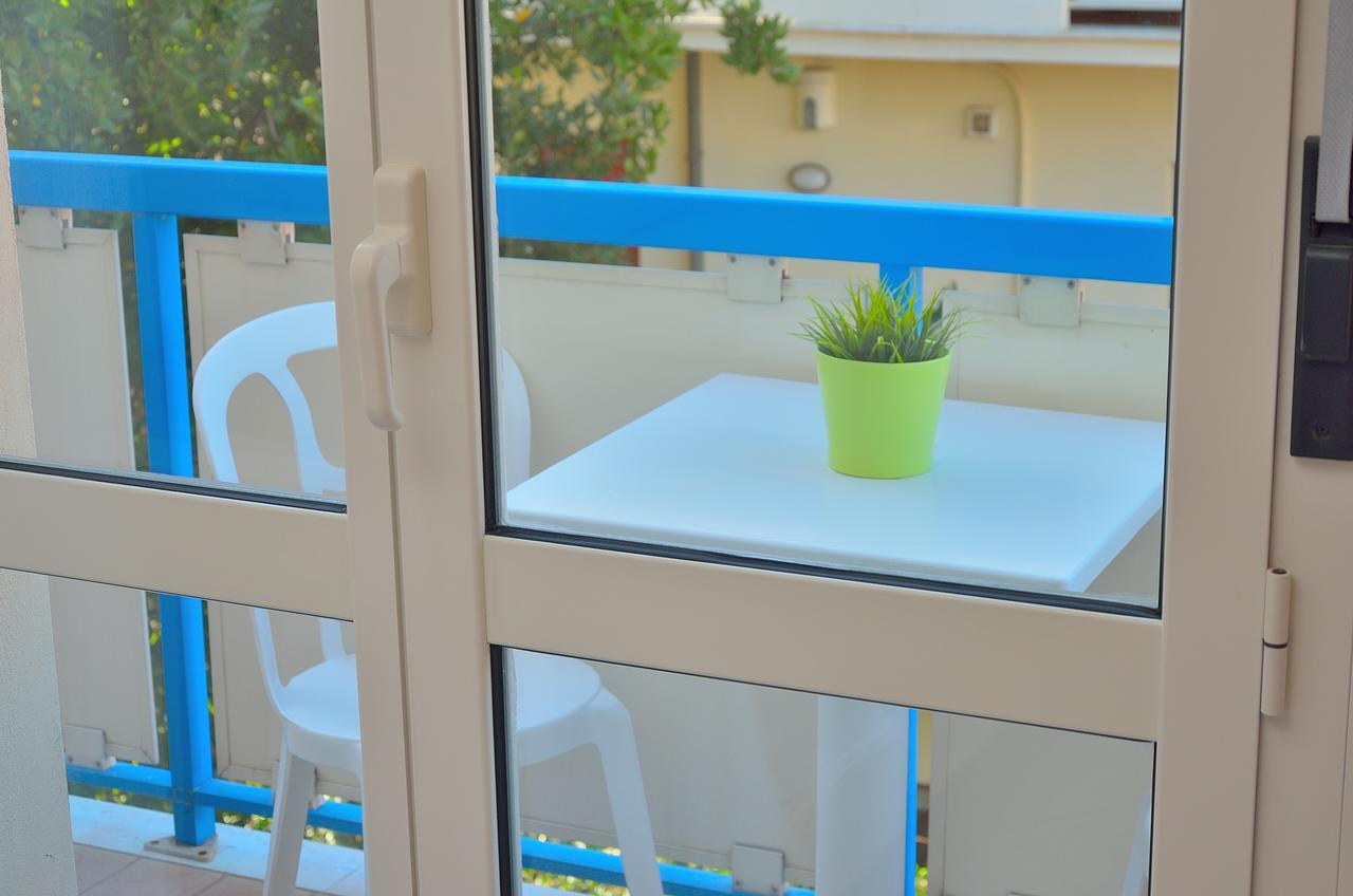Residence Verbena Rimini Bagian luar foto