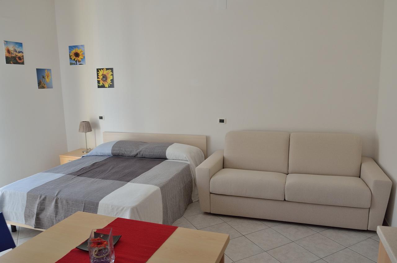 Residence Verbena Rimini Bagian luar foto