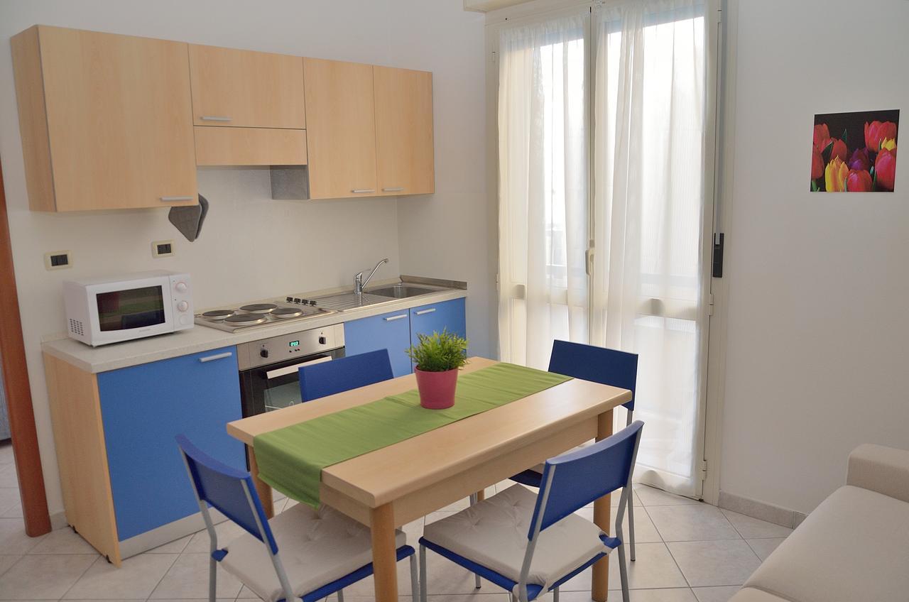 Residence Verbena Rimini Bagian luar foto