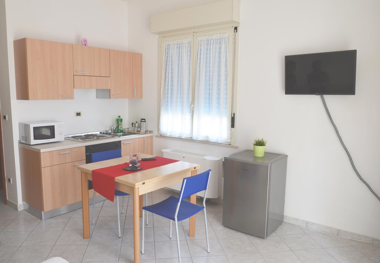 Residence Verbena Rimini Bagian luar foto