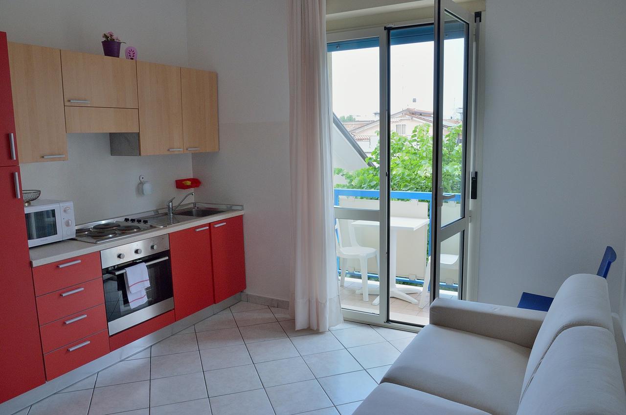 Residence Verbena Rimini Bagian luar foto